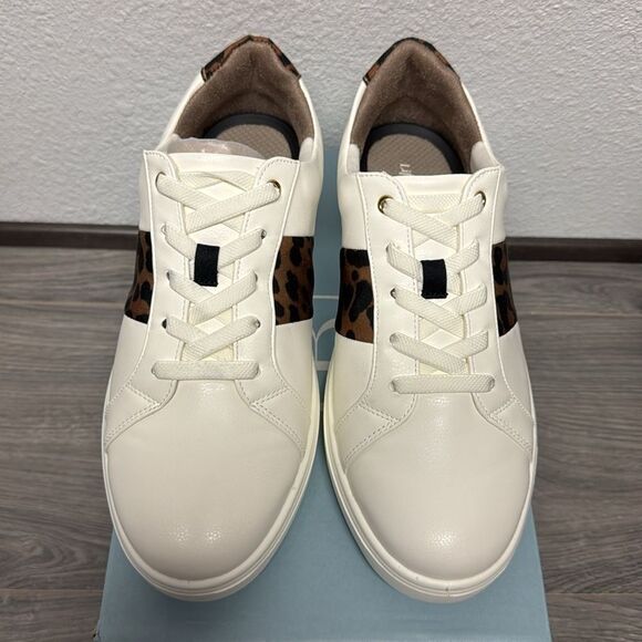 Bzees Happy Friday Lace Up Sneaker In Leopard (WIDE) - Picture 4 of 8